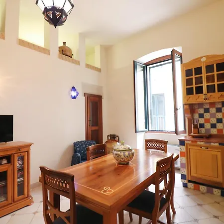Dimora Cariddi Al Centro Storico Сasa de vacaciones